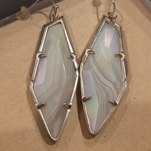 Beautiful Iridescent Kendra Scott Earrings - Picture 2 of 16